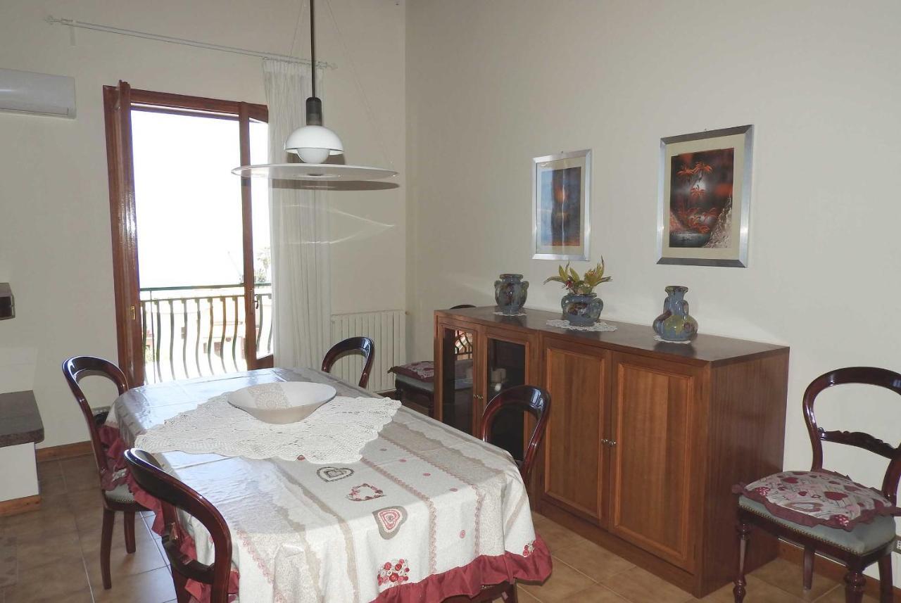 Ferienwohnung Mansarda Sul Mare Dei Ciclopi Aci Trezza Exterior foto