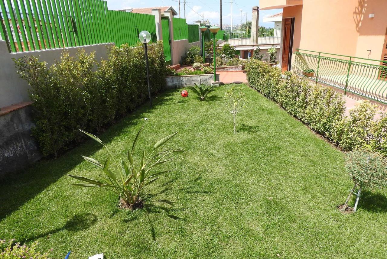 Ferienwohnung Mansarda Sul Mare Dei Ciclopi Aci Trezza Exterior foto