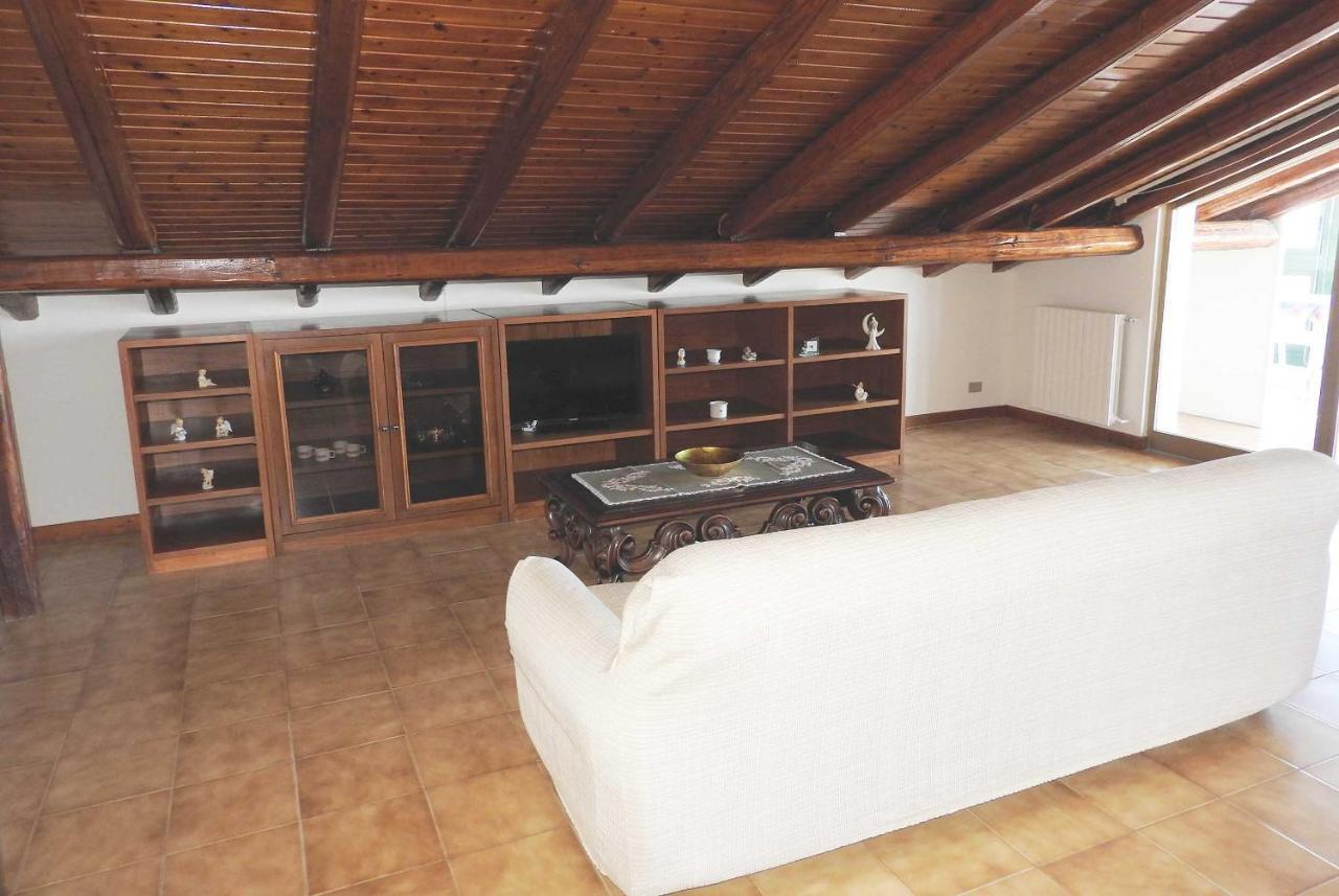 Ferienwohnung Mansarda Sul Mare Dei Ciclopi Aci Trezza Exterior foto